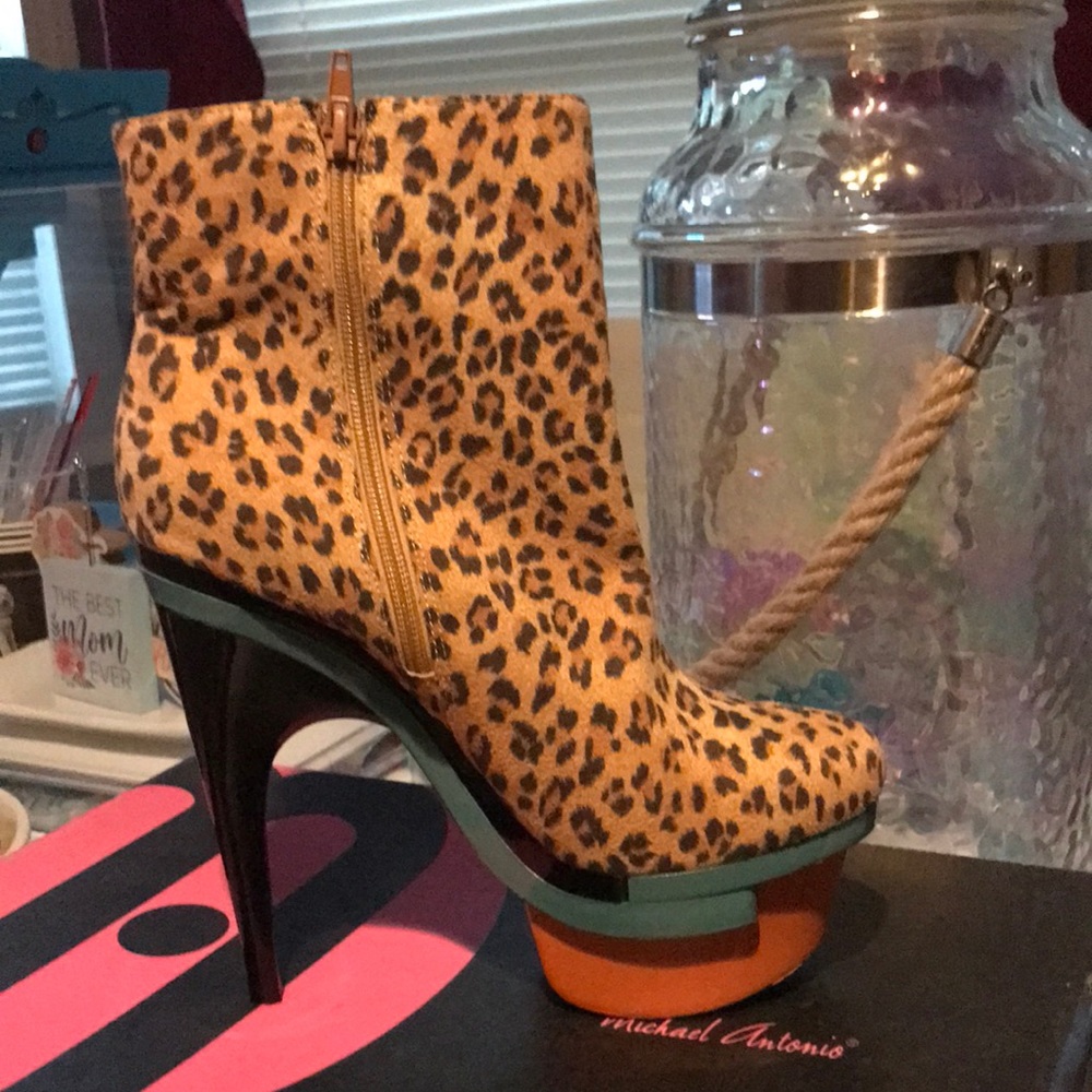 Leopard print ankle boots